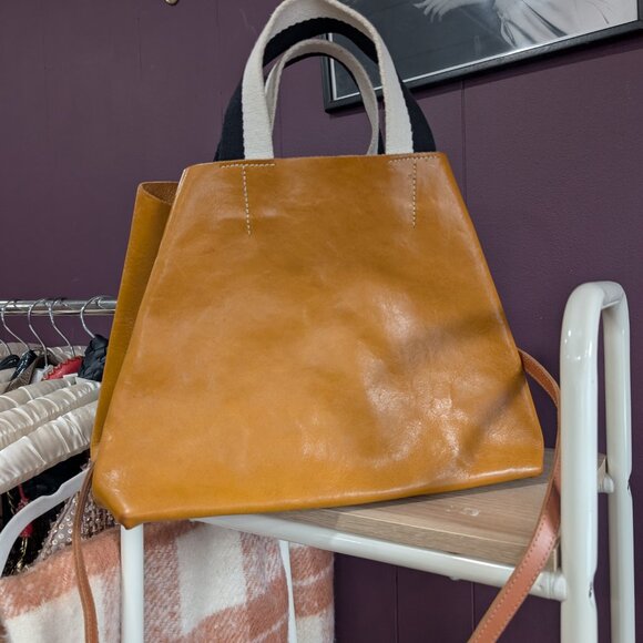 Clare V. Bateau Tote Bag Tan Black White Handle Strap Medium Crossbody Leather - Picture 6 of 7